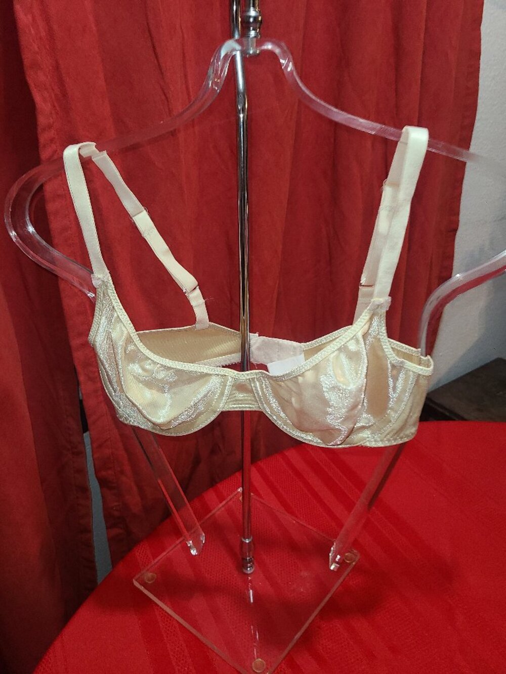 VTG Lovable Bra Shimmer Girl Shiny Seamless Stretch Underwire 34C Beige L110